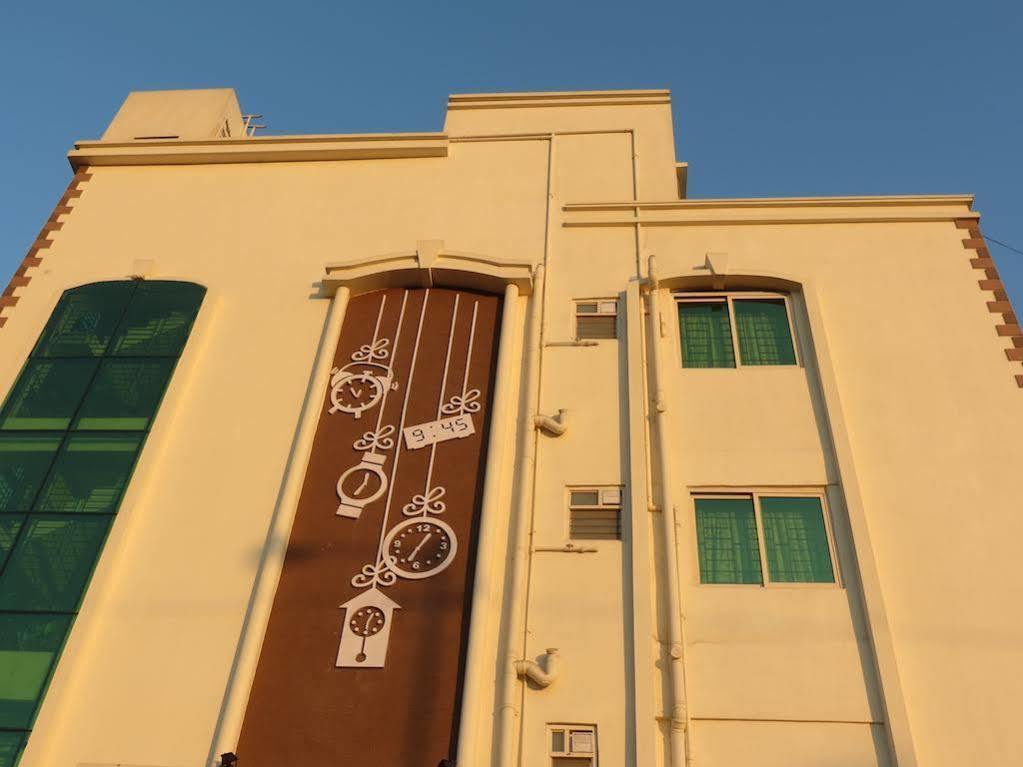 Moments Hotel Kolkata Exterior photo