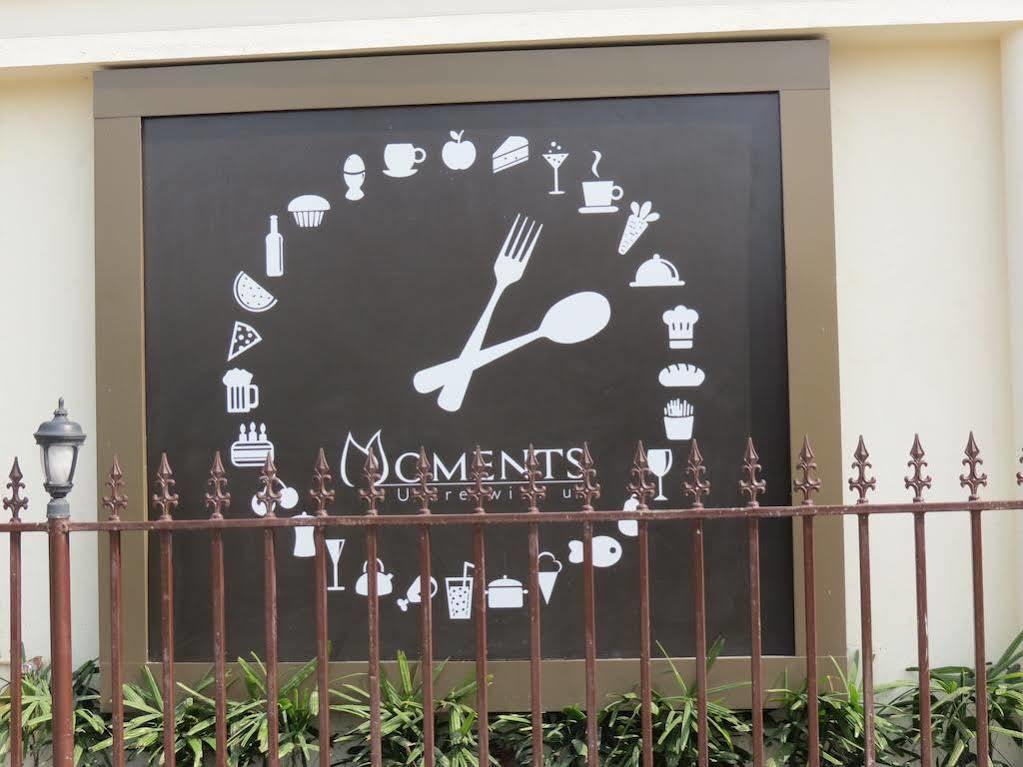 Moments Hotel Kolkata Exterior photo